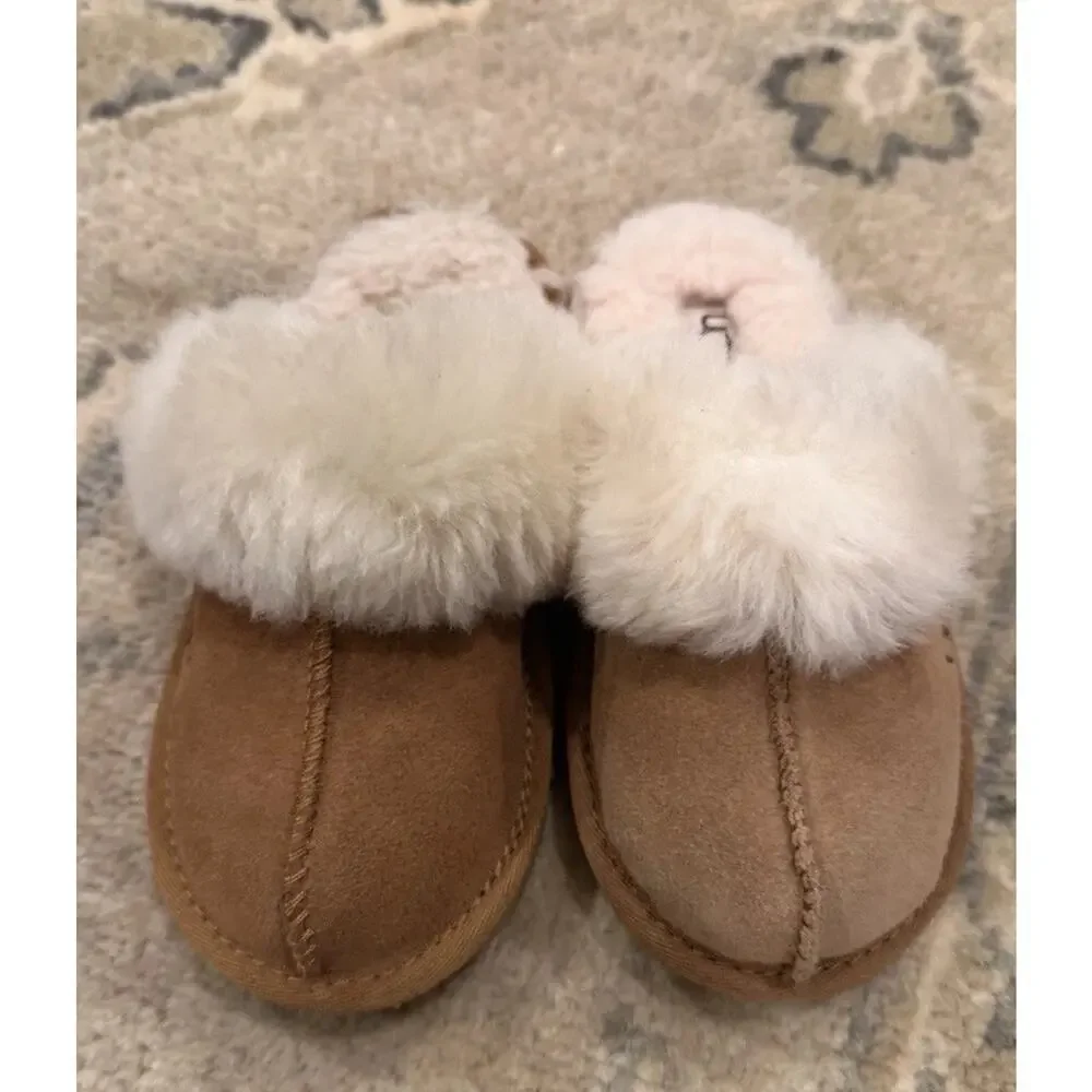 UGG Girl's Cozy II Slippers Chestnut Sz 10c